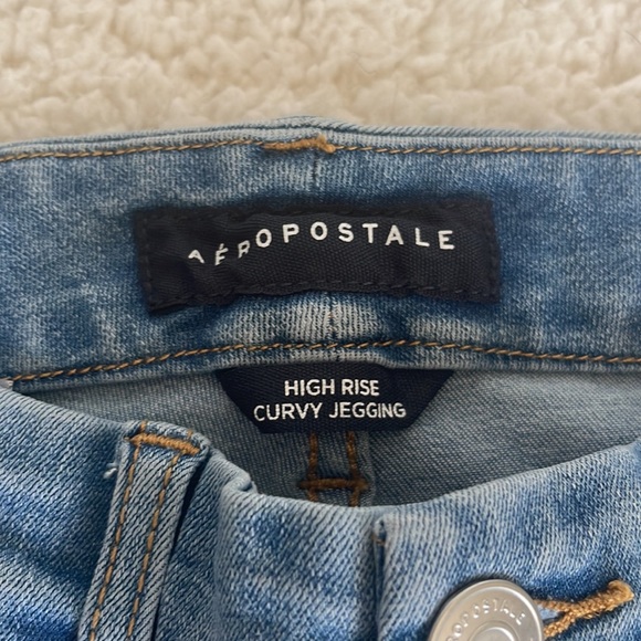 Aeropostale Size 4 Ripped Repreve Jeans - Picture 5 of 7